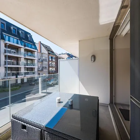 Moorea Located Close To The Center And Dike Appartement *