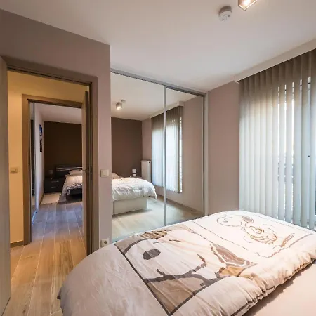 Moorea Located Close To The Center And Dike Appartement